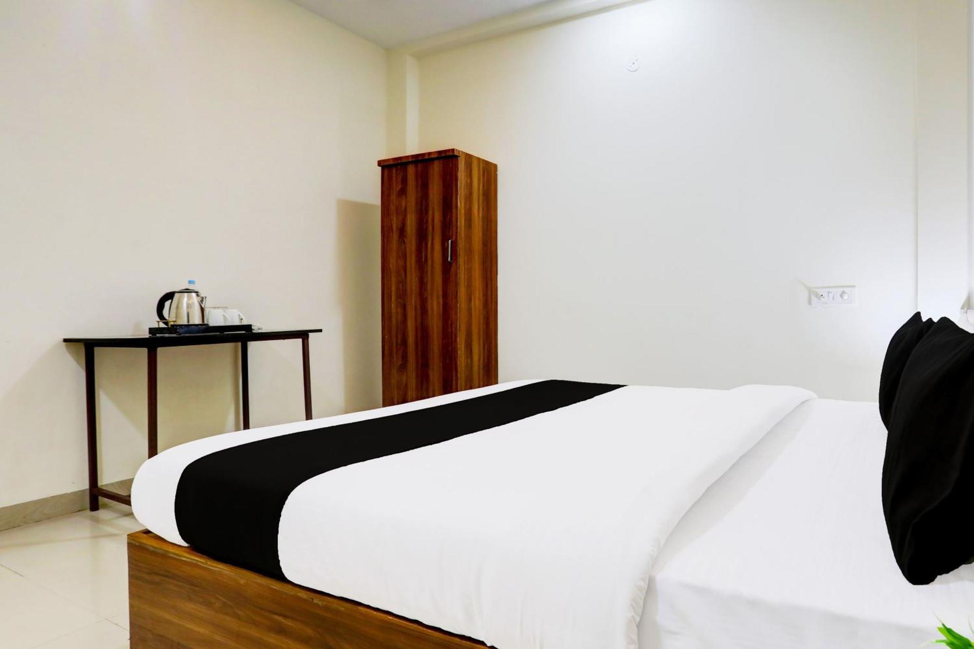 Hotel O Sb 47 Indore